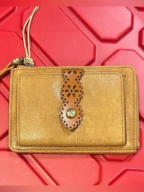 HOBO Tabby Zip Medium Wallet